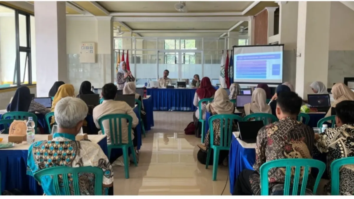 RAPAT KERJA: IAI Al-Fatimah Bojonegoro menyambut tahun akademik 2027-2028, Sabtu (15/8) menyelenggarakan rapat kerja pertama di gedung kampus Jalan Pondok Bambu Nomor 1, Desa Sukorejo. (ISTIMEWA/RADAR BOJONEGORO)