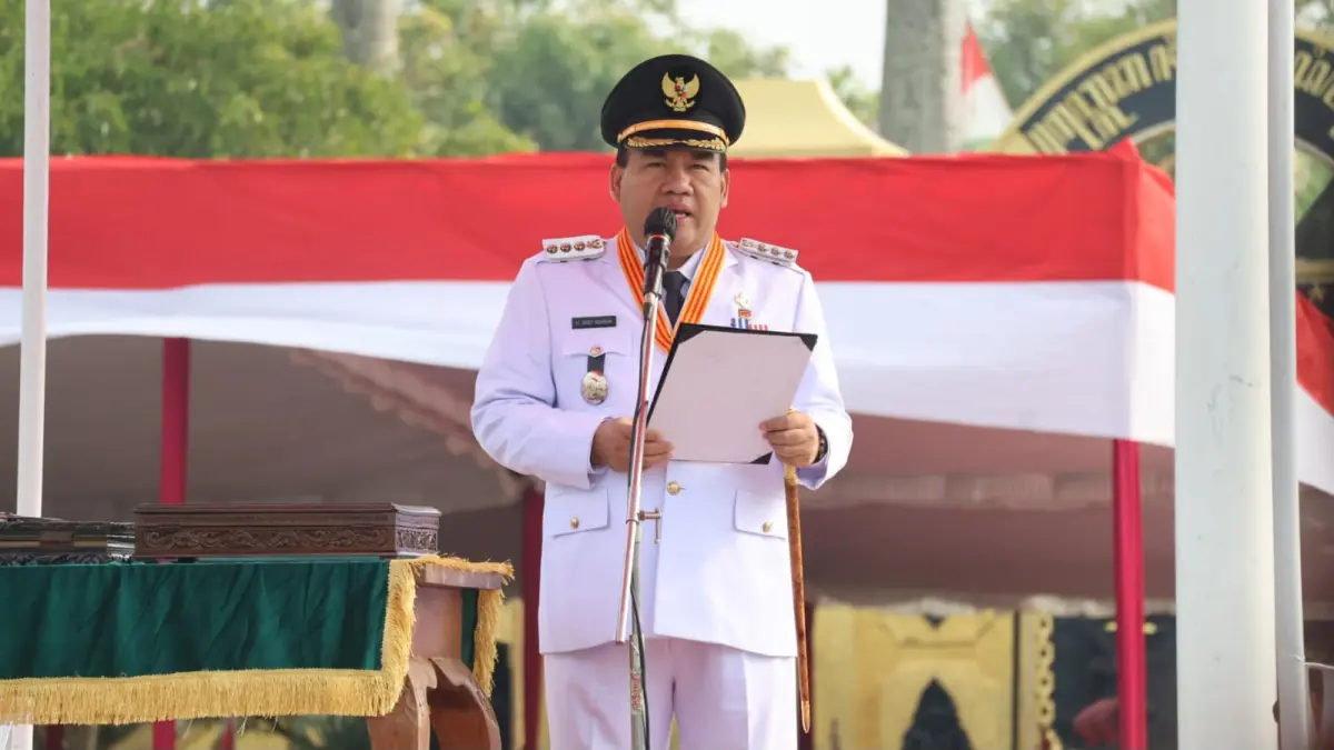 KIRIMKAN DOA: Bupati Arief menyampaikan empati terhadap korban bencana di Pulau Flores, NTT saat upacara peringatan HUT ke-81 RI. (IST./RDR.BJN)