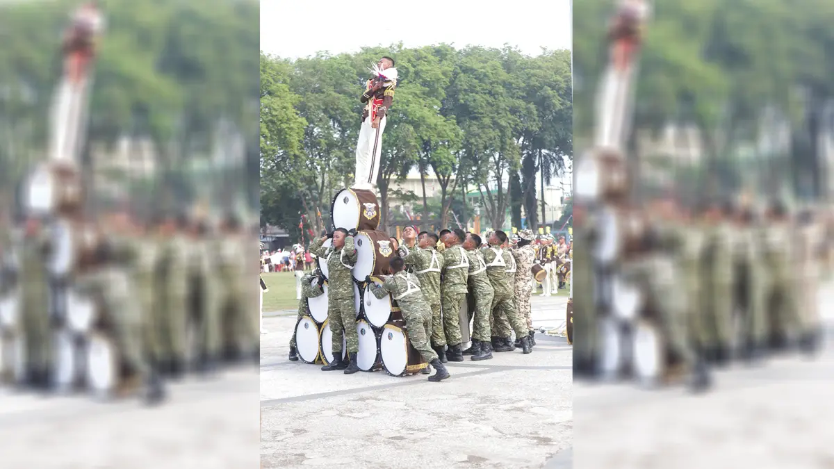 PUSAT PERHATIAN: Gemantara Dharma Praja Smada Tappra Tampil menjadi pusat perhatian saat tampil di Upacara HUT Kemerdekaan RI (HAKAM ALGHIFARI/RADAR BOJONEGORO)