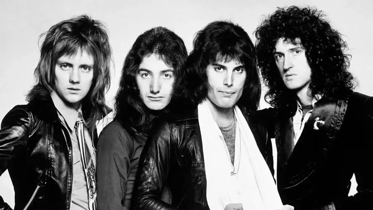 Queen menjadi salah satu band yang lagu-lagunya paling sering didengarkan generasi milenial. (ISTIMEWA/ANDHIKA FERIAWAN/RADAR BOJONEGORO)