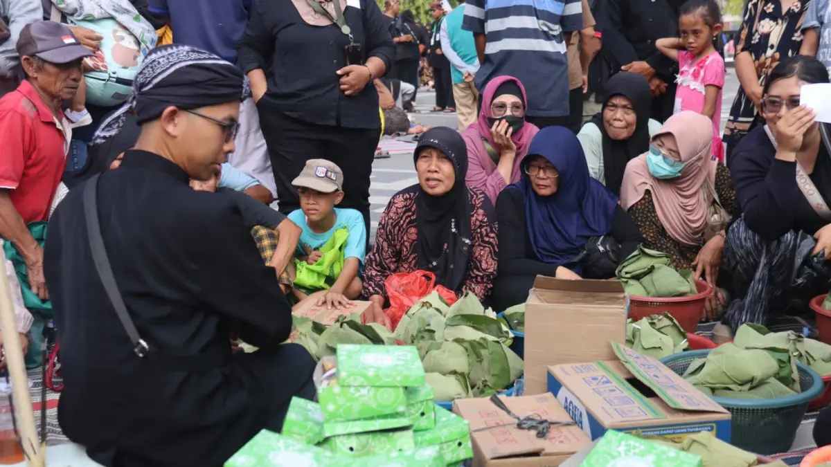 AGENDA RUTIN: Perhelatan sedekah bumi kembali diselenggarakan dengan menyuguhkan 15.540 bungkus sego berkat. (IST./RDR.BJN)
