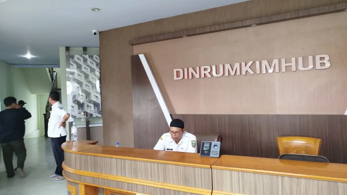 JADI SOROTAN: Pihak Dinrumkimhub Blora memberikan klarifikasi terhadap tudingan pengkondisian proyek Sekolah Rakyat. (AHMAD SYAEROYZI/RDR.BJN)