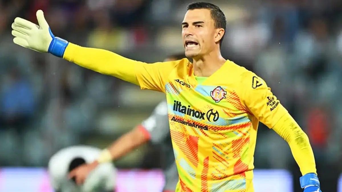 Emil Audero kini dikaitkan dengan sejumlah klub Italia, termasuk raksasa Serie A Juventus dan Palermo. (PINTEREST/ANDHIKA FERIAWAN/RADAR BOJONEGORO)