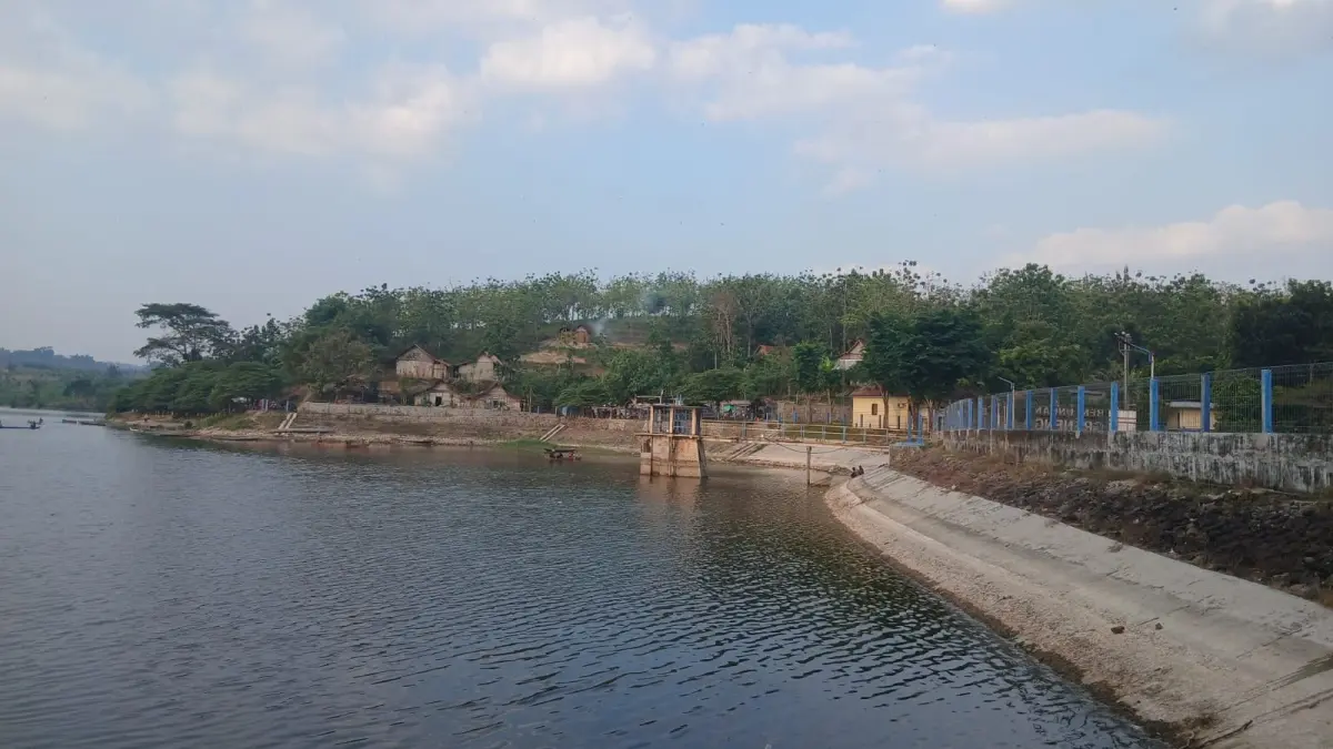 EKSOTIS : Waduk Greneng yang ada di Kecamatan Tunjungan. (RAHUL/RADAR BOJONEGORO)
