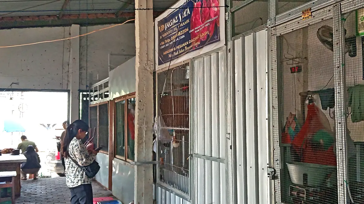 TUTUP: Kios daging sapi di Jalan 
Jaksa Agung Suprapto tutup, karena suplai daging kosong. (YANA DWI KURNIYAWATI/RADAR BOJONEGORO) 