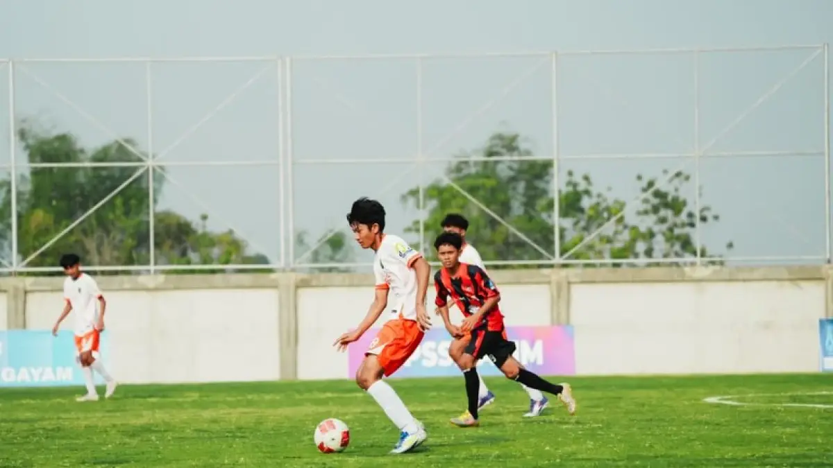 PENYISIHAN: Pemain Persibo ketika menjalani pertandingan babak penyisihan grup di Stadion Mini Gayam. Skuad The Giant Killer Junior kini menanti kepastian jadwal babak 32 besar. (ISTIMEWA/RADAR BOJONEGORO)