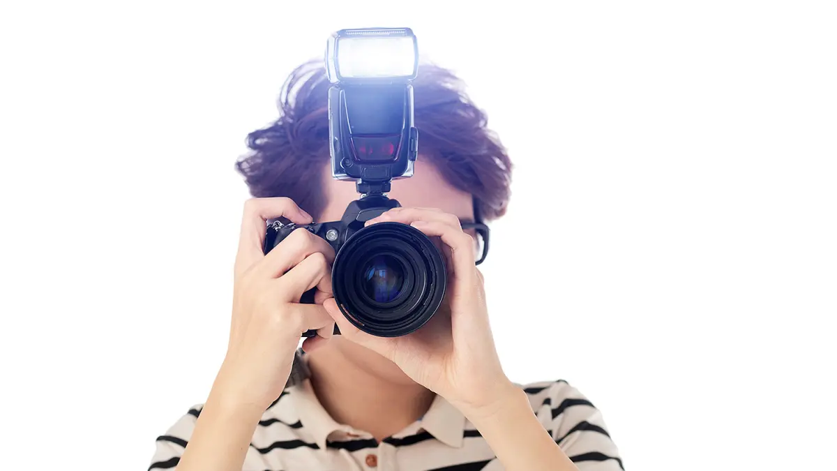 Keunggulan flash untuk fotografi. (MAGNIFIC/ANDHIKA FERIAWAN/RADAR BOJONEGORO)