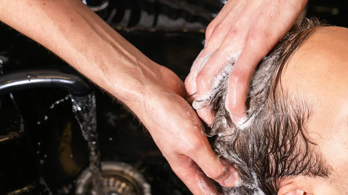 Benarkah keramas tiap hari bisa membuat rambut rusak ? (MAGNIFIC/ANDHIKA FERIAWAN/RADAR BOJONEGORO)