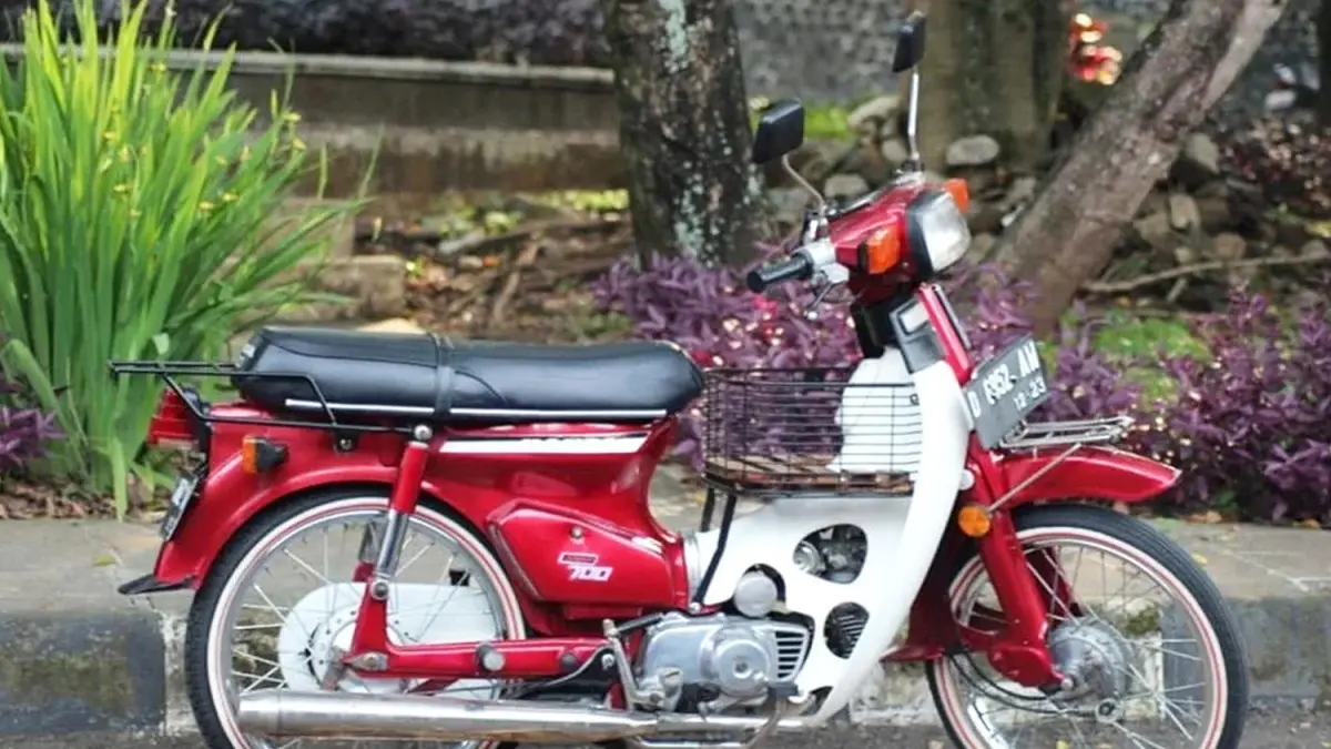 Honda Astrea 700, salah satu motor bebek lawas yang diburu kolektor. (ISTIMEWA/ANDHIKA FERIAWAN/RADAR BOJONEGORO)