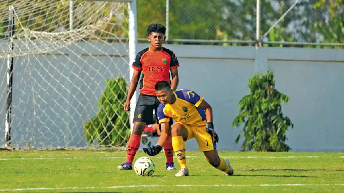 MENUJU 32 BESAR: Pemain Persibo ketika bertanding di Stadion Mini Gayam pada babak penyisihan grup. Skuad The Giant Killer Junior kini bersiap menghadapi babak 32 besar pada 30 Agustus mendatang. (ISTIMEWA/RADAR BOJONEGORO)