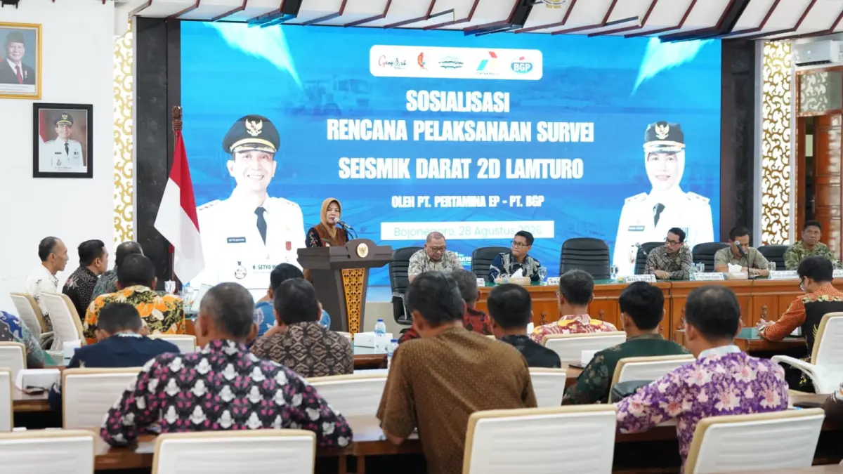 BAHAS MIGAS: Pemkab Bojonegoro memfasilitasi SKK Migas menggelar sosialisasi survei seismik yang rencananya berlangsung di Bojonegoro, Tuban dan Lamongan. (YANA DWI KURNIYA WATI/RADAR BOJONEGORO)