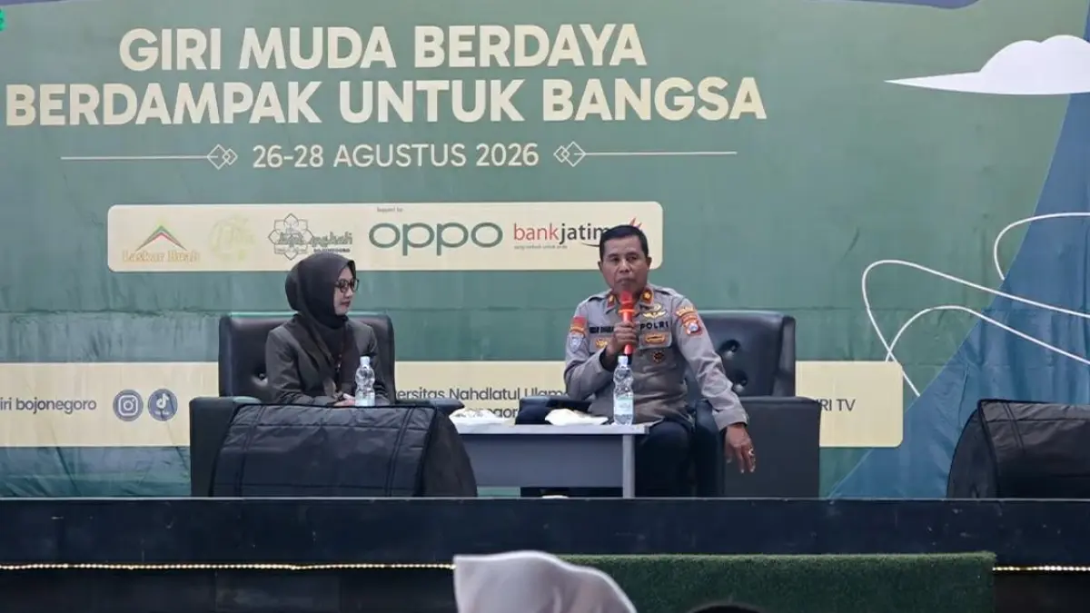 Sesi talk show Kasat Binmas Polres Bojonegoro AKP Fatkur Rahman S.H. di hari ketiga PKKMB Unugiri 2026. (ISTIMEWA/RADAR BOJONEGORO) 
