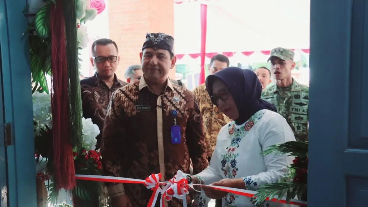 LAUNCHING: Wakil Bupati Blora Hj. Sri Setyorini dan Kepala BNN Provinsi Jawa Tengah Brigjen Polisi Dr. H. Agus Rohmat saat peresmian ULT P4GN. (RAHUL OSCARRA DUTA/RADAR BOJONEGORO)