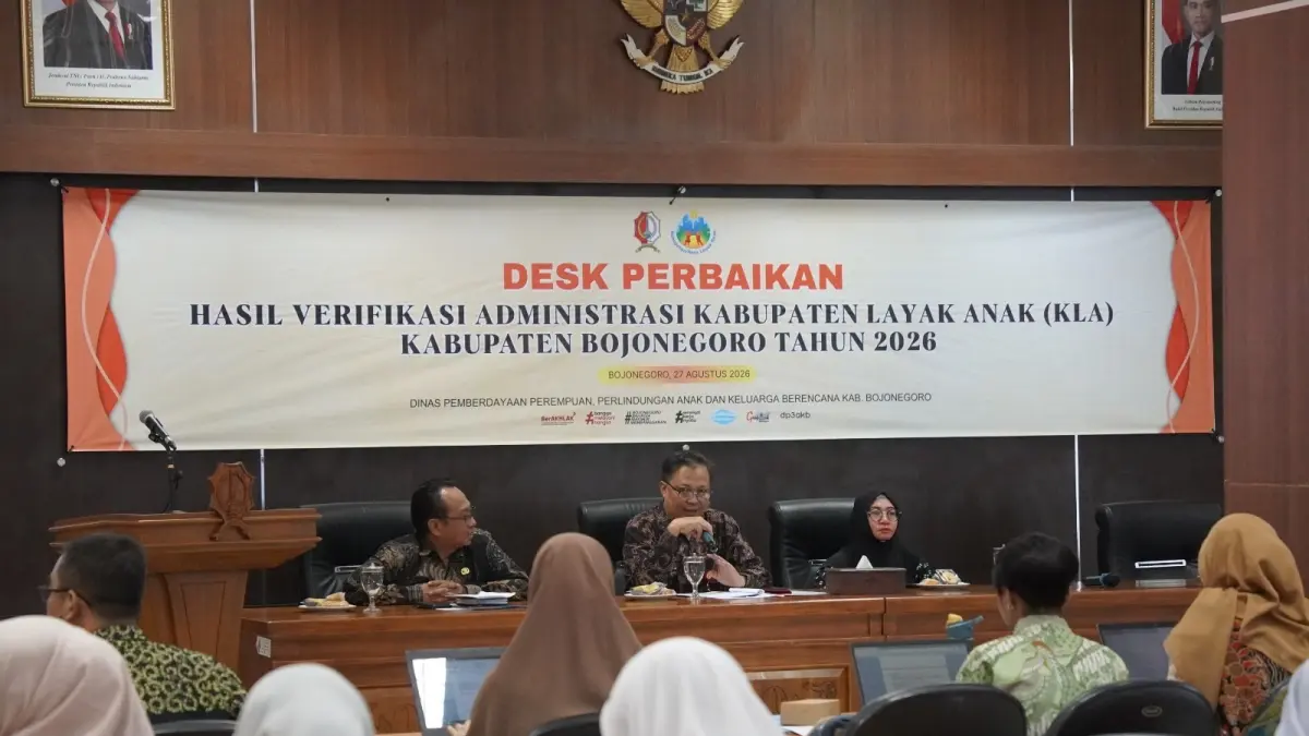 PEMAPARAN: Pemkab Bojonegoro saat memaparkan hasil verifikasi kabupate layak anak. (YANA DWI KURNIYA WATI/RADAR BOJONEGORO)

