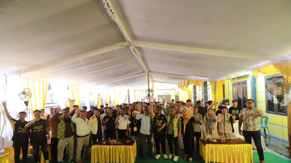 BAHLIL MINI SOCCER: Sebanyak 16 tim dari Bojonegoro, Lamongan, dan Tuban telah mengikuti technical meeting Turnamen Bahlil Mini Soccer Asyik Menuju Puncak di kantor DPD Partai Golkar Bojonegoro, Jumat (4/9). (FARHAN REZA ARDIANSYAH/RADAR BOJONEGORO)