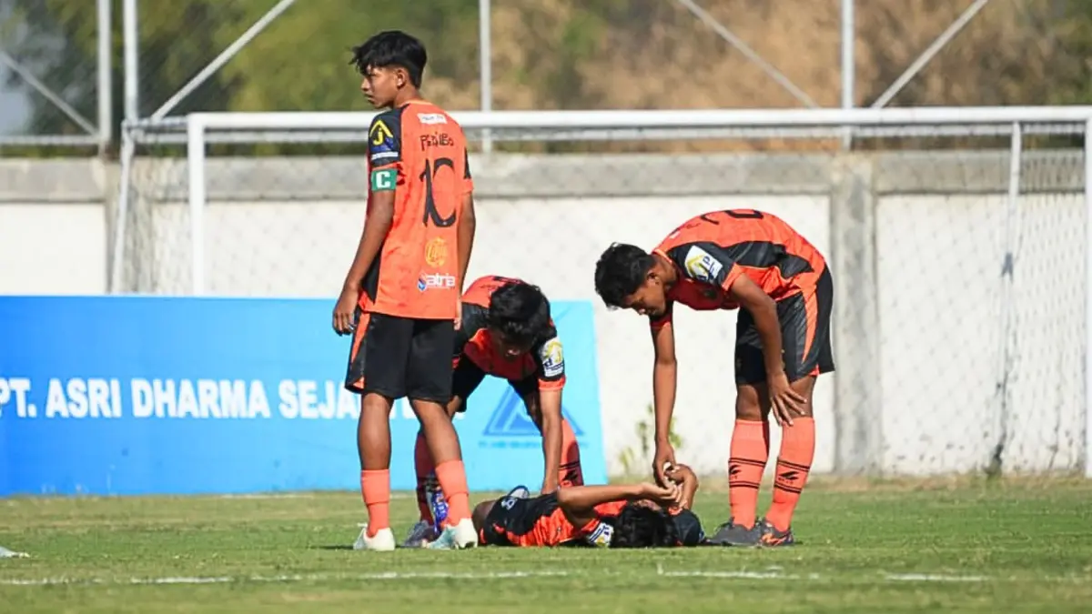 KANDAS: Langkah Persibo U-17 di Piala Soeratin U-17 Jawa Timur kandas di babak 16 besar, setelah kalah adu penalti dengan skore 3-1 melawan Inter Kediri U-17 di  Stadion Surajaya Lamongan pada Kamis (3/9) lalu. (ISTIMEWA/RADAR BOJONEGORO)