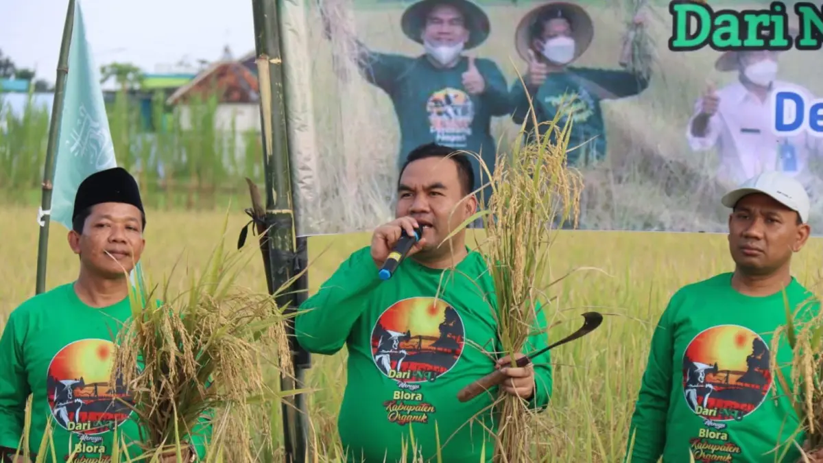 MELIMPAH: Bupai Arief menggencarkan inovasi pertanian, terutama berbasis organik. (IST./RDR.BJN)
