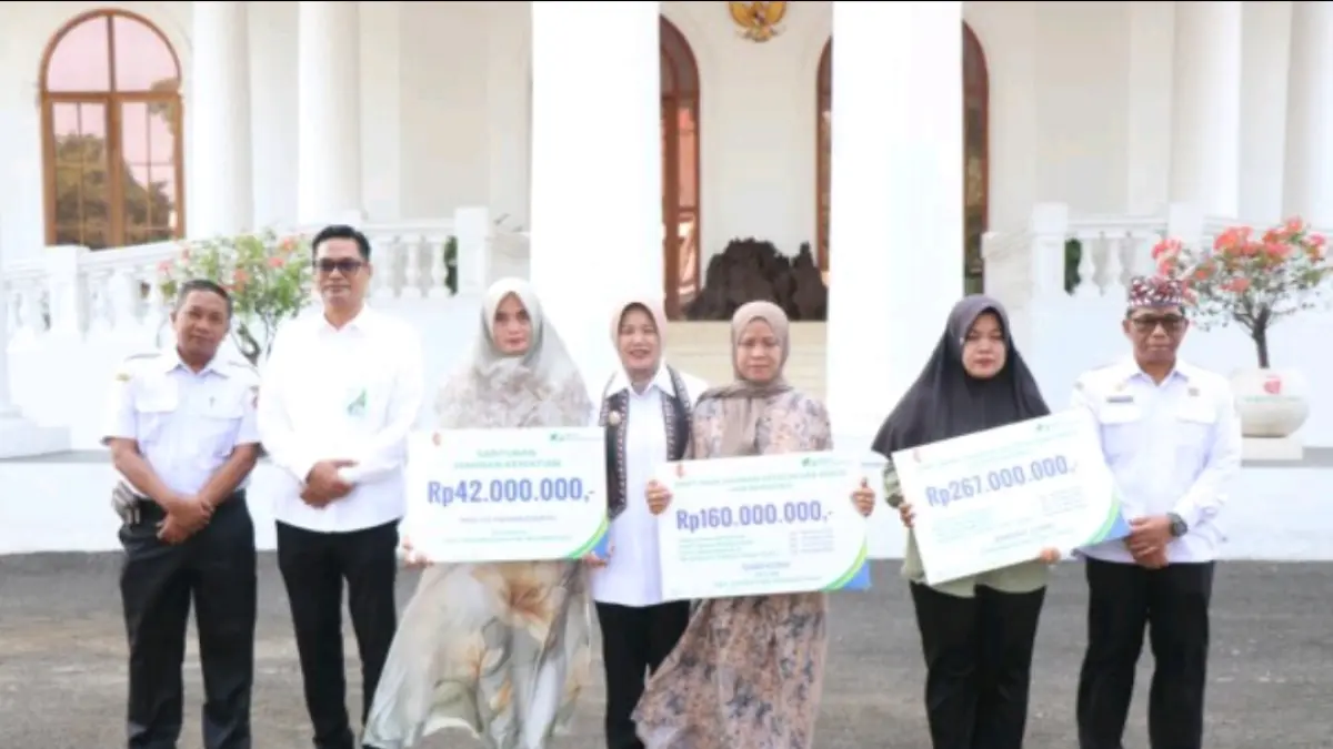 BPJS Ketenagakerjaan Apresiasi Program Gerakan Jariyah Kehidupan Pemkab Bojonegoro. Dilakukan penyerahan klaim di Halaman Gedung Putih Pemkab Bojonegoro, Rabu (9/9/2026).
