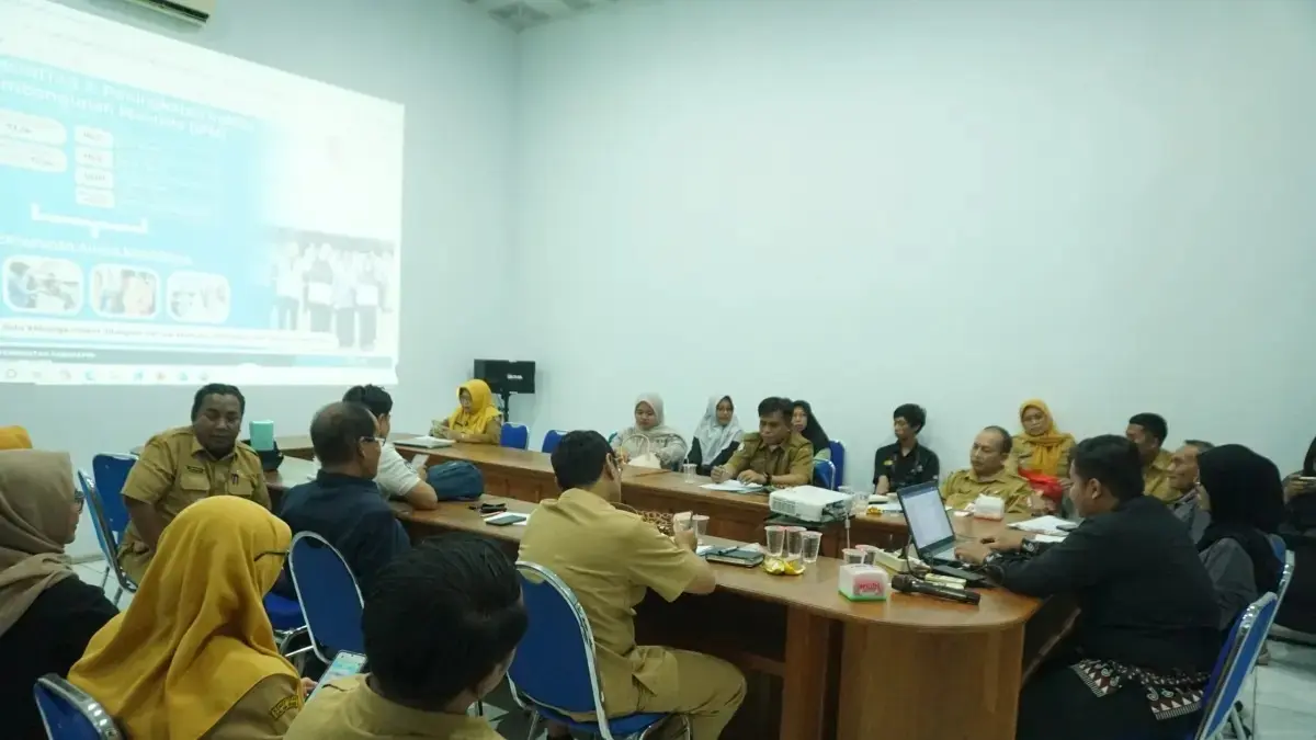 DISKUSI : Sejumlah stakehoder Bojonegoro saat membahas ATS di ruang redaksi Radar Bojonegoro. (Dok. Radar Bojonegoro)