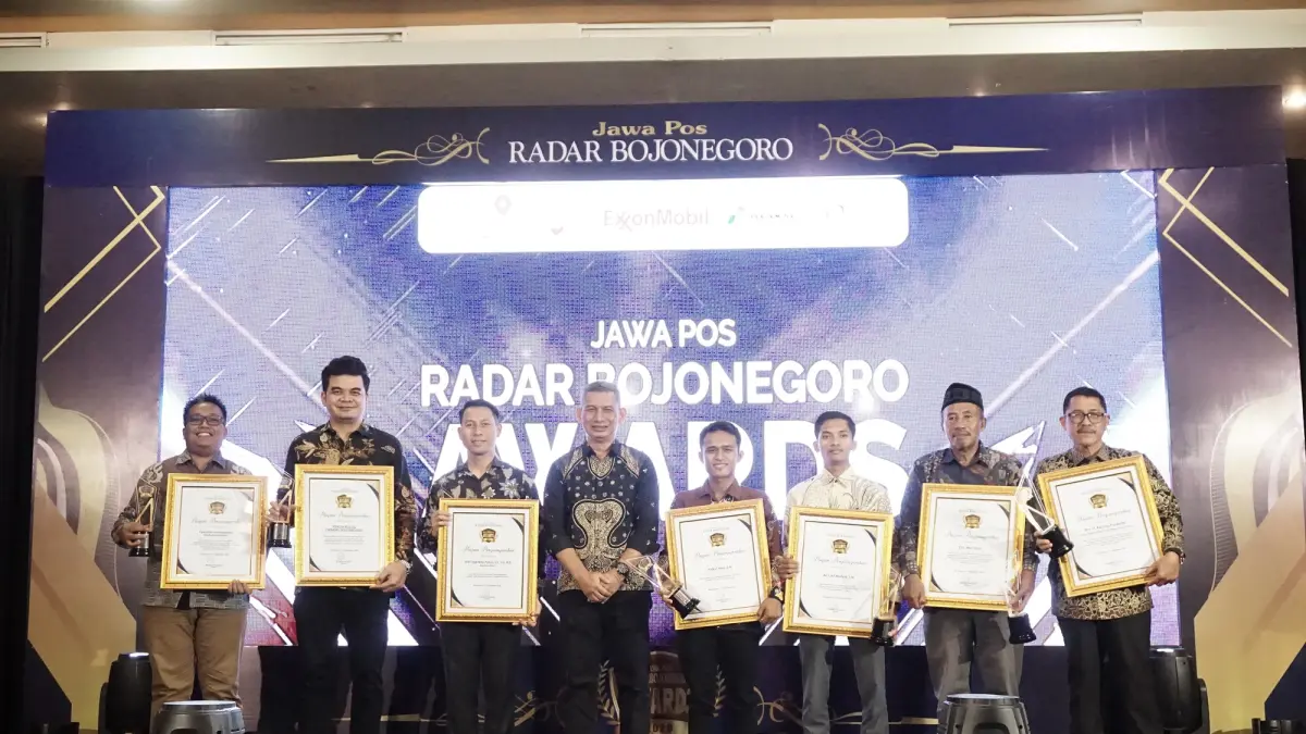 AWARDING: Malam penganugerahan Radar Bojonegoro Awards 2026 berlangsung sukses dan meriah di Andrawina Hall Aston Bojonegoro City Hotel, Kamis (17/9).