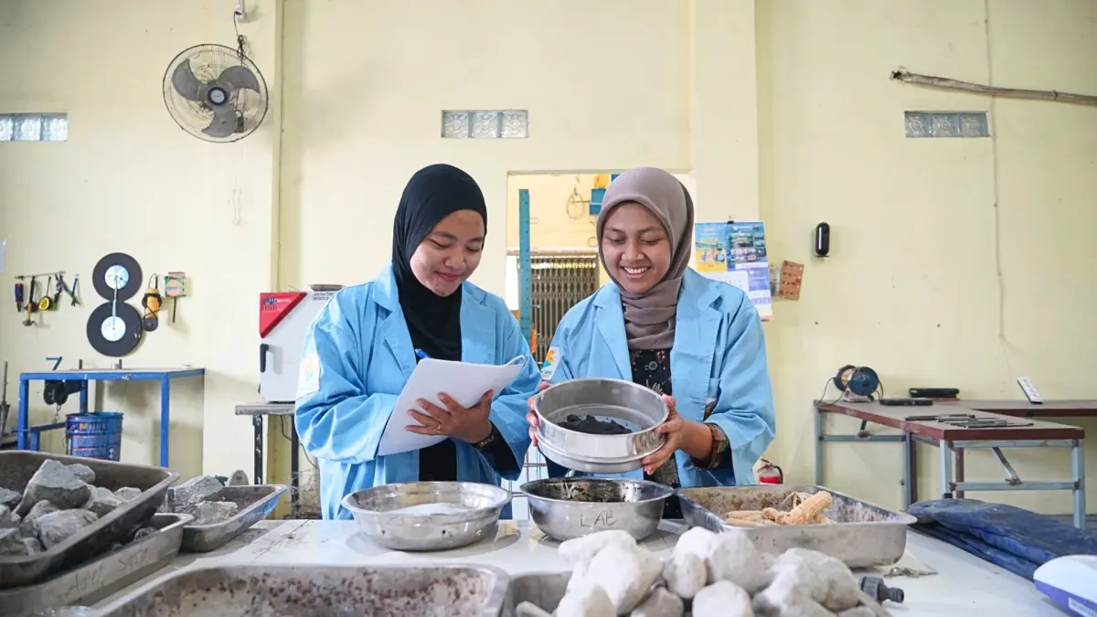 Unigoro menjadi satu-satunya perguruan tinggi di LLDIKTI Wilayah VII Jawa Timur yang terbanyak meloloskan pendanaan. (UNIGORO FOR RADAR BOJONEGORO)