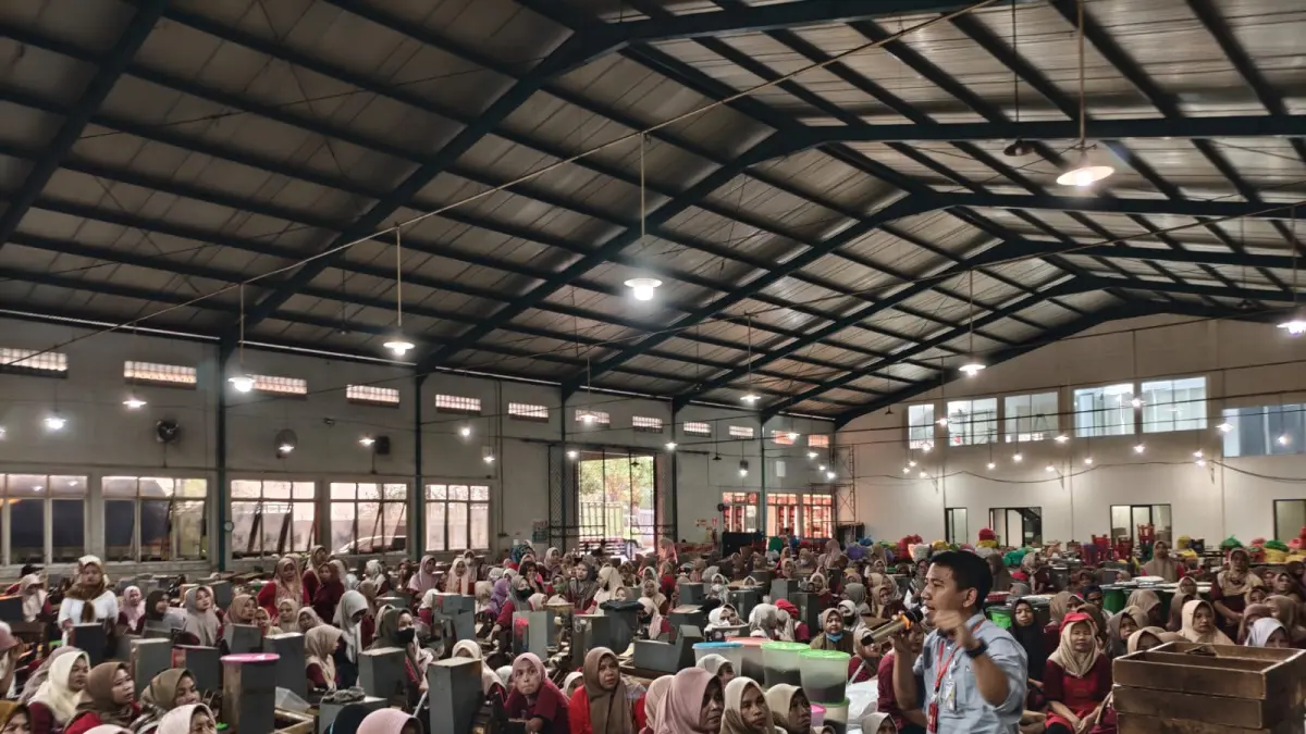 KERJA SAMA: BPJS Ketenagakerjaan Bojonegoro memberi penjelasan manfaat BPJS Ketenagakerjaan dan mengkaver sebanyak 464 pekerja outsourcing PT Berkah Rizki Optima Bojonegoro pada September 2026.