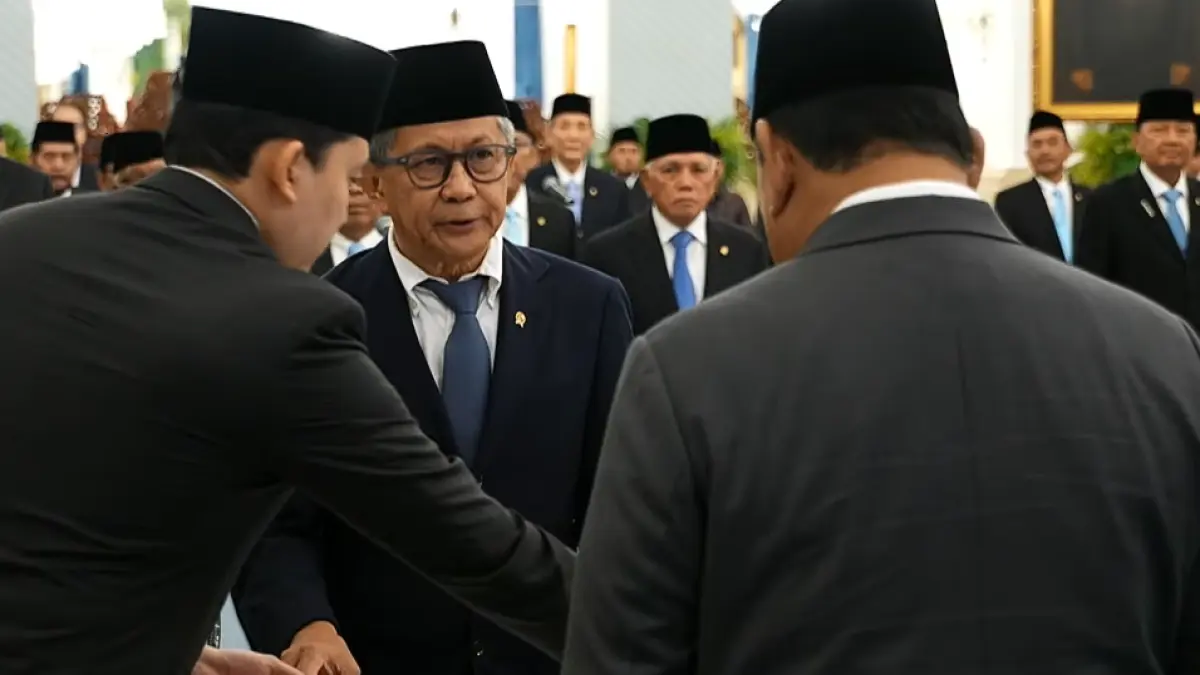 Rocky Gerung dilantik Presiden Prabowo jadi anggota Wantimpres, Jumat (2/10). (YOUTUBE SEKRETARIAT PRESIDEN)