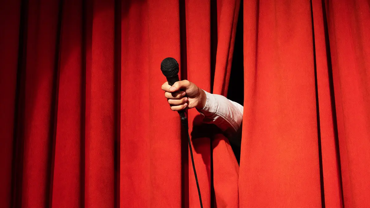 Materi dasar stand up comedy. (MAGNIFIC/ANDHIKA FERIAWAN/RADAR BOJONEGORO)