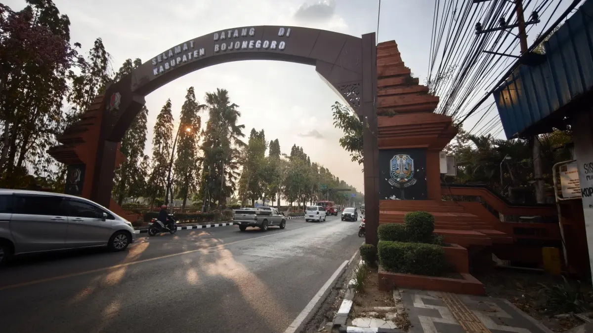 Gapura Selamat Datang Bojonegoro( FARHAN REZA ARDIANSYAH/RADAR BOJONEGORO)