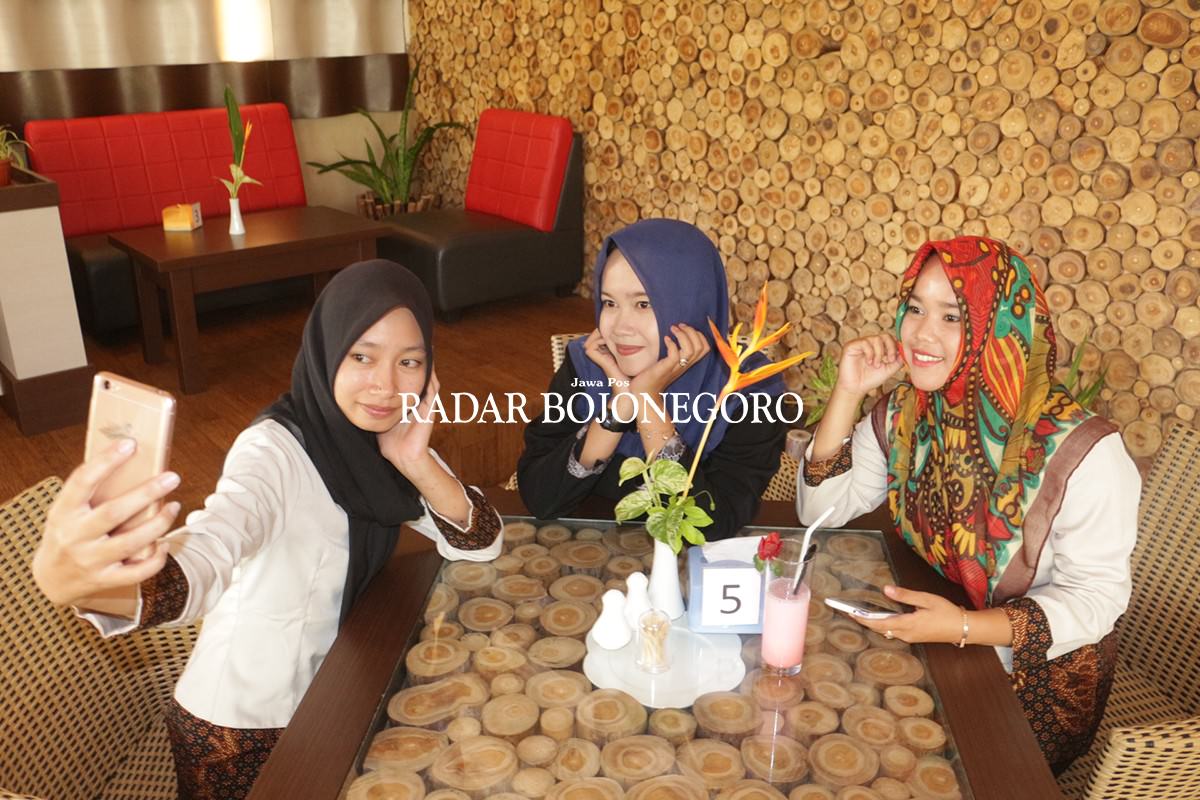 berpolemik-rumah-makan-ini-digerebek-satpol