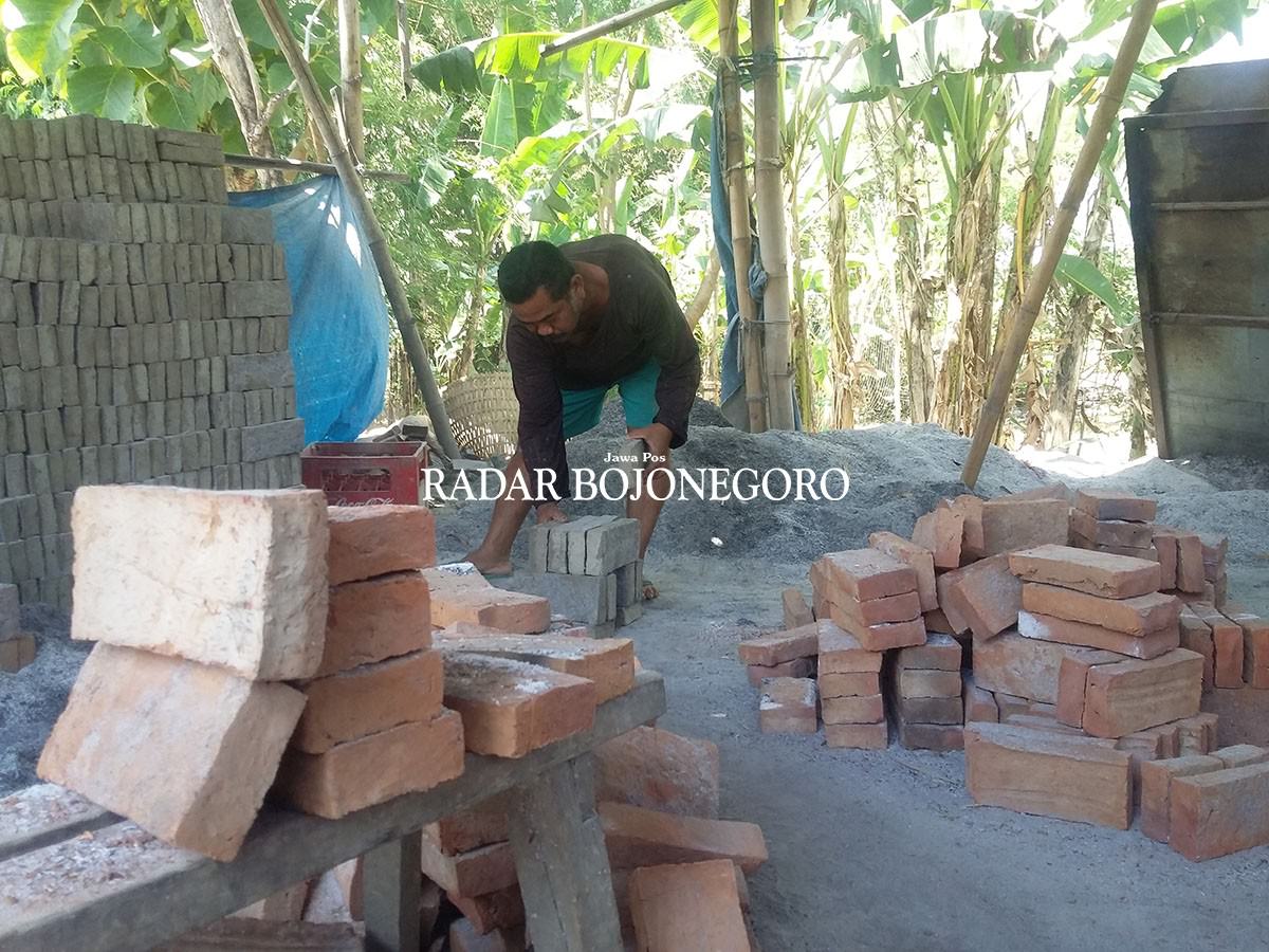 kini-produksi-bata-bergantung-cuaca