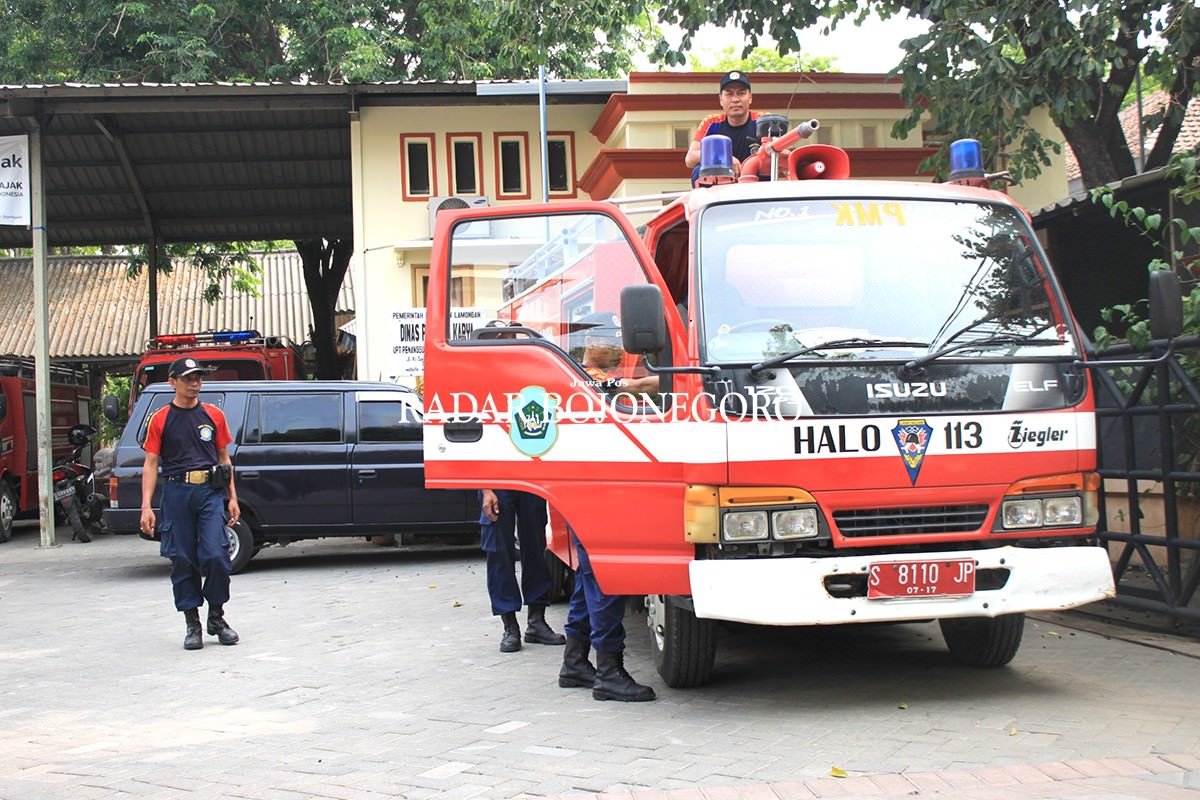 siapkan-mobil-damkar-ngimbang