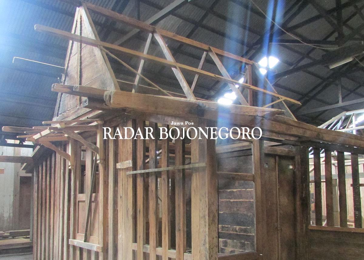 sisa-sisa-rumah-joglo-di-desa-wadang