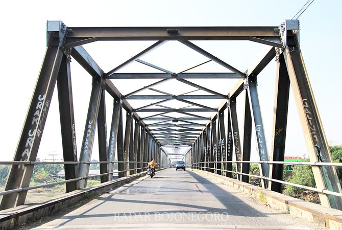 awas-dana-perbaikan-jembatan-karanggeneng-belum-bisa-dipastikan