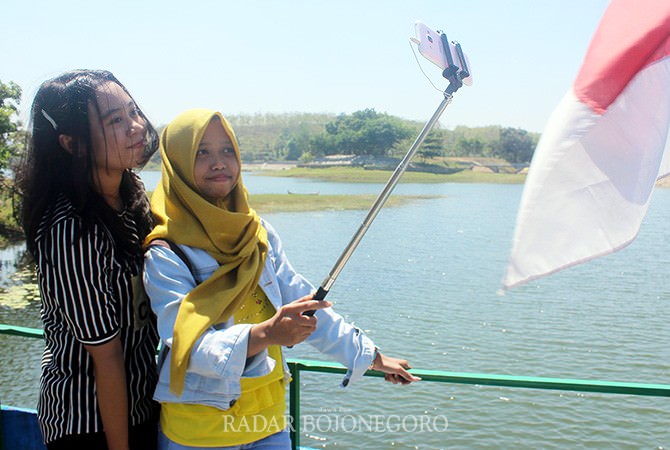 hari-libur-waduk-greneng-ramai-dikunjungi