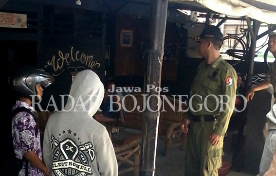 dirazia-temukan-video-porno-di-ponsel-siswa