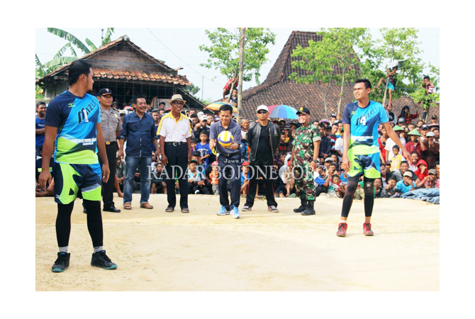rowobungkul-juara-voli-siswanto-cup-iv