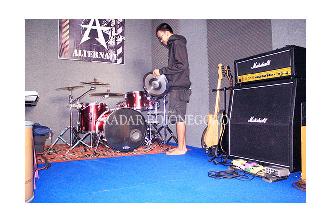 tergerus-teknologi-studio-musik-terancam