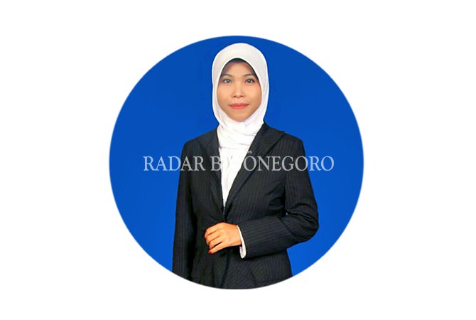 menjadi-guru-gadis-ini-harus-siapkan-materi-dengan-matang