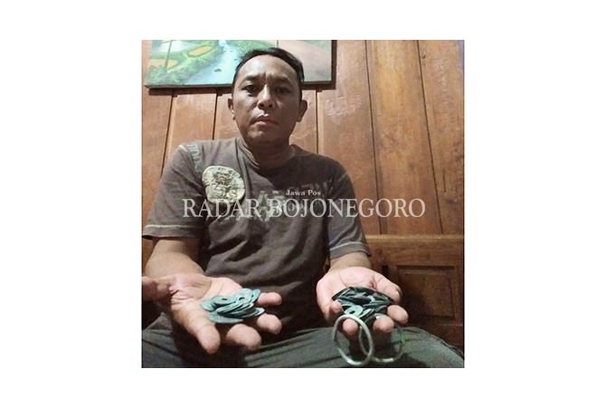 penemuan-benda-purbakala-di-desa-sambongrejo-kecamatan-gondang