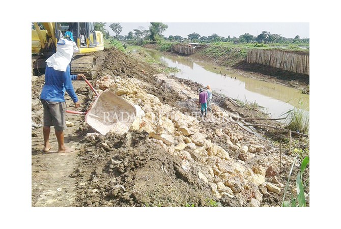 perbaiki-tanggul-sliding