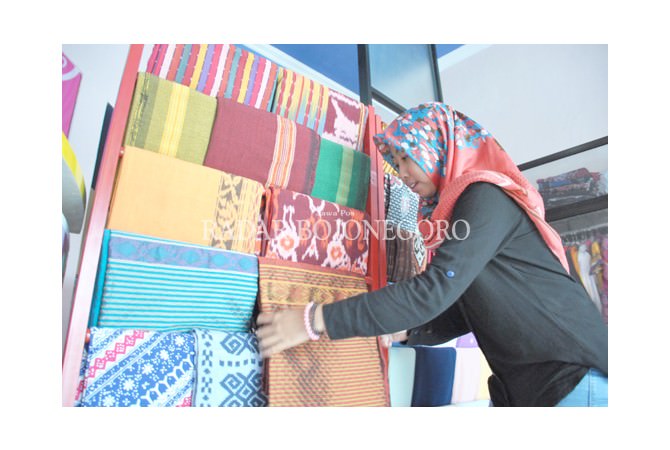 Daya Beli Kain Tenun Menjanjikan