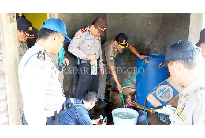 Lamanya Proses Hukum, Empat Bos Arak Kabur