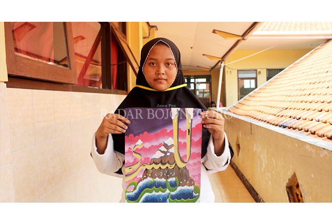 Ananda Qurota Aini, Pelajar Pembuat Kaligrafi 