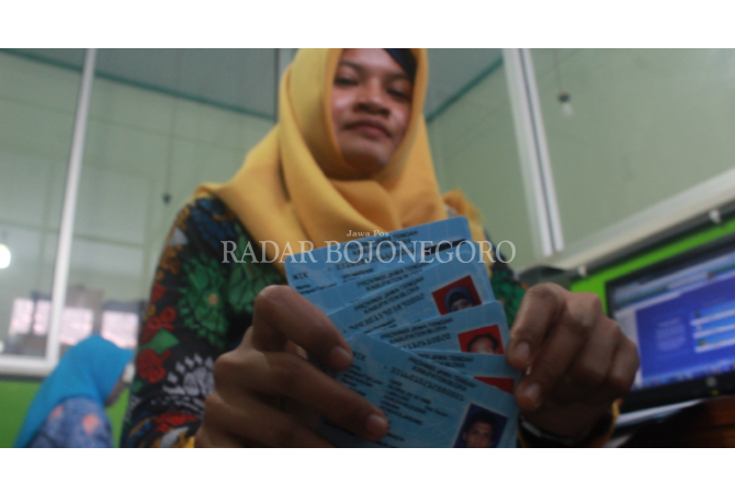 Banyak Status Kawin di KTP Belum Diganti