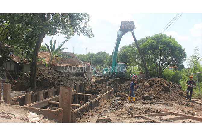 Dampak Getaran Picu Rumah Retak, Warga Minta Kompensasi