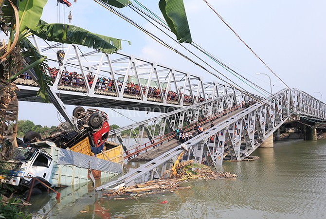 Jembatan Cincin Lama Ambruk, Ini Kronologinya