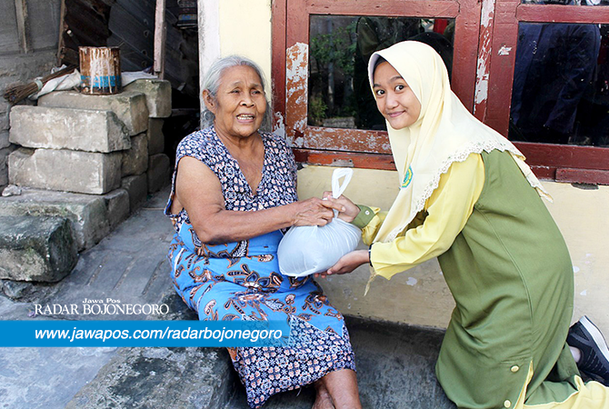 Bagikan 600 Paket Zakat Fitrah