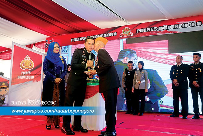 Peringatan HUT Bhayangkara, Luncurkan Aplikasi Digital Madrim