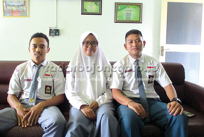 Tiga Siswa Menjadikan Daun Sukun Bahan Pembuat Mi